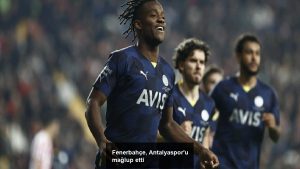 fenerbahce-antalyasporu-maglup-etti-8YYZIBF4.jpg