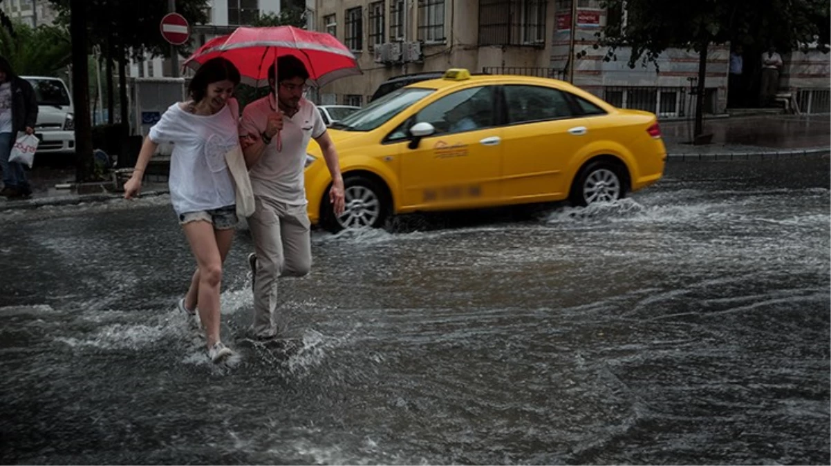 meteoroloji-ve-afaddan-aciklamalar-pes-pese-geldi-istanbul-dahil-30-vilayette-kuvvetli-yagis-bekleniyor-vZyIcYwe.jpg