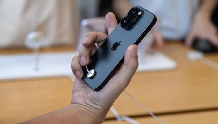 Çin, siber güvenlik telaşıyla memurların iPhone marka telefon kullanmasını yasakladı