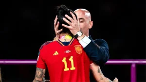 ispanyol-futbolcu-jenni-hermoso-ispanya-futbol-federasyonu-lideri-hakkinda-curum-duyurusunda-bulundu-IsPqUm3z.jpg