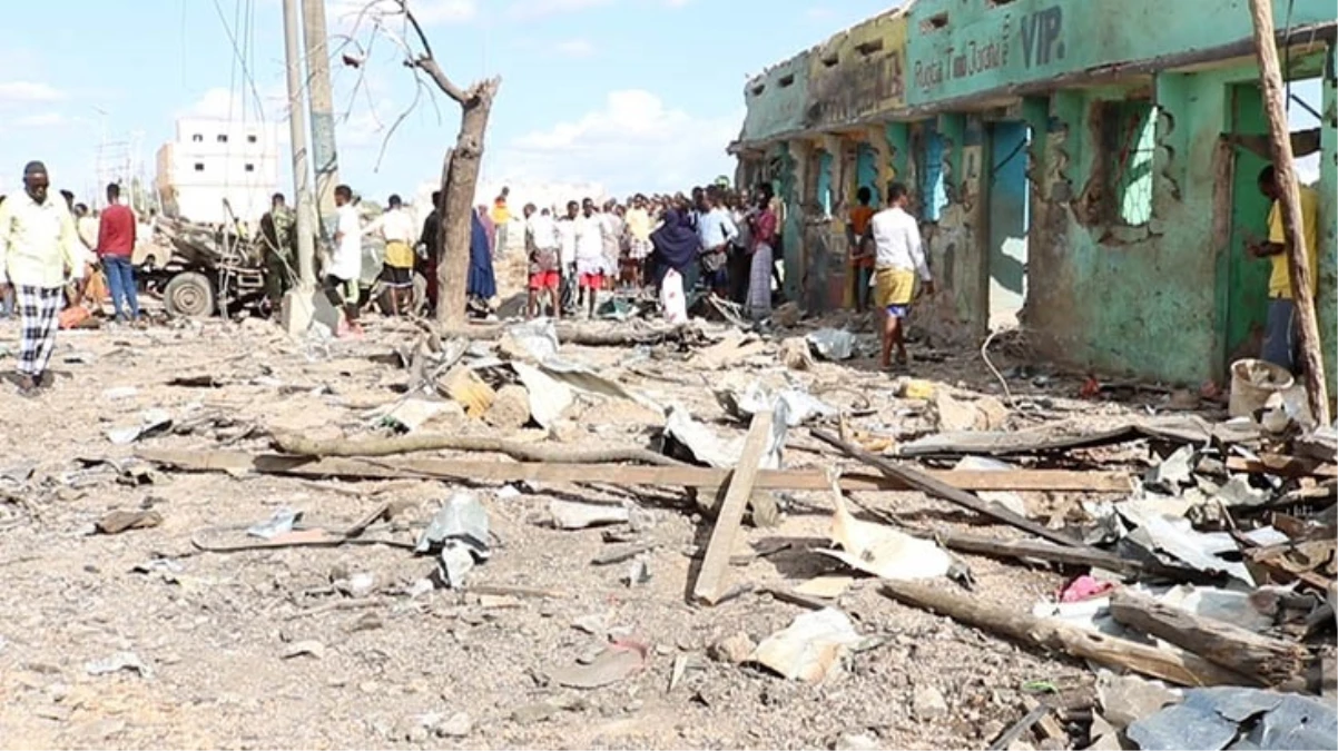 somalide-bombali-taarruz-13-meyyit-40-yarali-P8WX9m7M.jpg