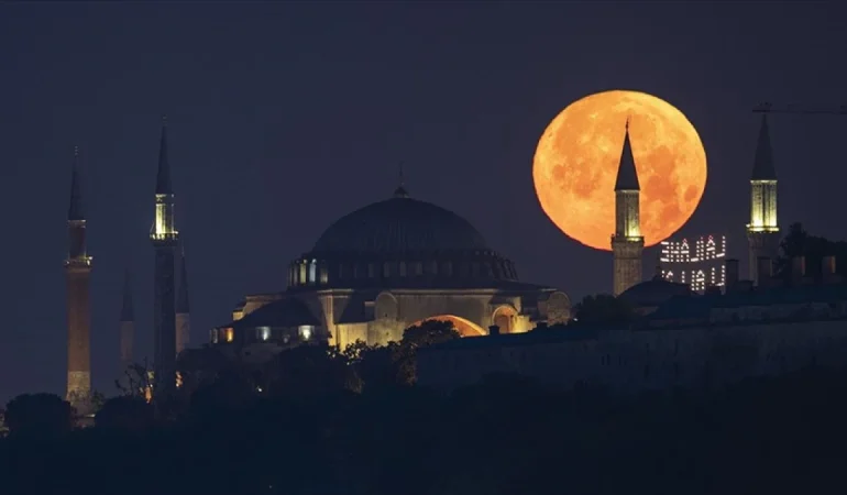 Rahmet ve Bereket Mevsimi: Üç Aylar Yarın Başlıyor