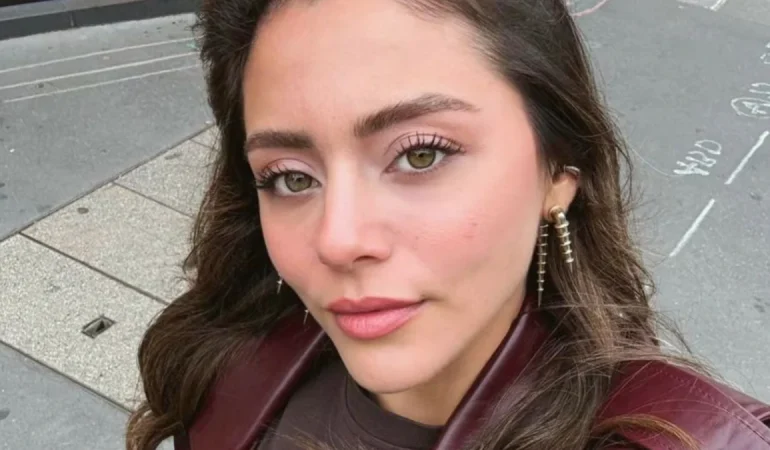 SILA TÜRKOLU’NUN 65 BİN TL’LİK ELBİSESİ SOSYAL MEDYAYI İKİYE BÖLDÜ