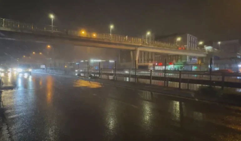 İstanbul’da Kar Yağı Başladı