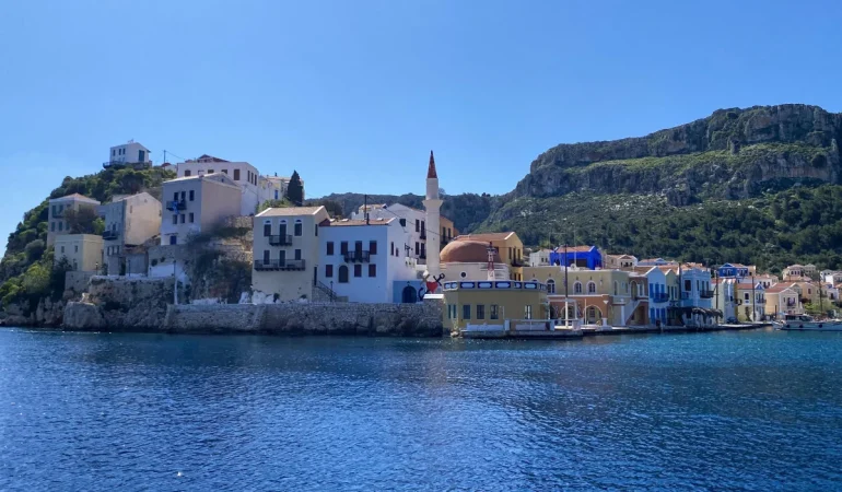 TÜRKİYE’DEN YUNAN ADALARINA 1,1 MİLYON TURİST GİTTİ