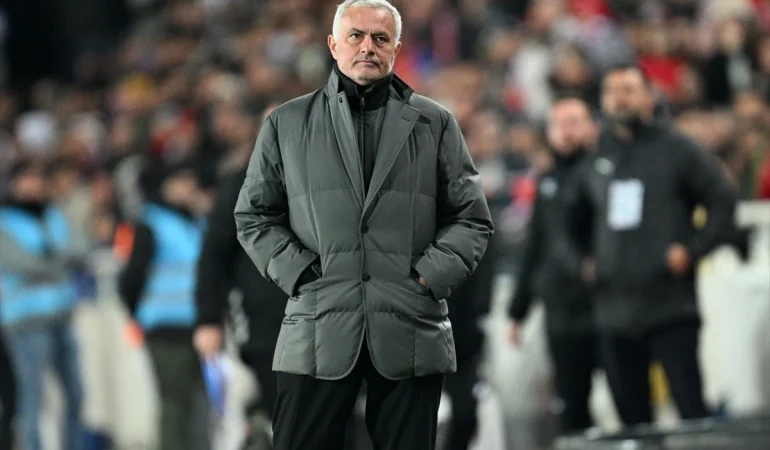 MOURINHO’DAN SİVASSPOR AÇIKLAMASI: “KÜMEDE KALIRLAR”