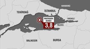 0x0-45lik-mine-tugayin-genclik-sirri-ne-haftada-2-kez-bu-3lu-karisimi-yuzune-suruyor-tek-bir-kirisigi-yok-1722173509026