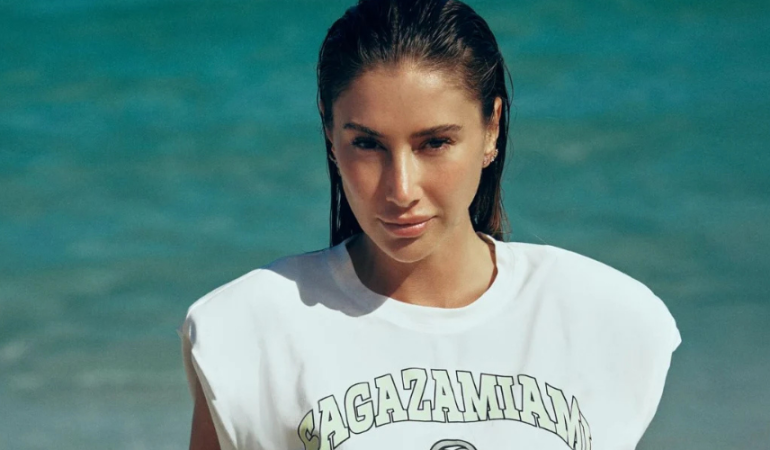 Şeyma Subaşı’ndan Bikinili Paylaşım! Karın Kasları Olay Oldu