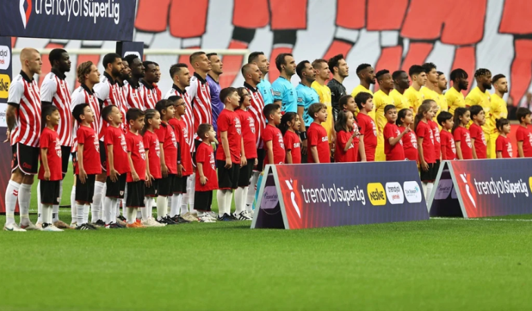 SAMSUNSPOR’DAN MUCİZEVİ GERİ DÖNÜŞ