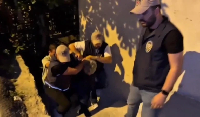 Leman Dergisi Karikatür Soruşturmasında 4 Kişi Tutuklandı