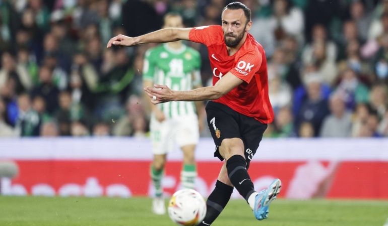 GALATASARAY ARADIĞI FORVETİ BULDU: ESKİ FENERBAHÇELİ GOL MAKİNASI LEHLELİ