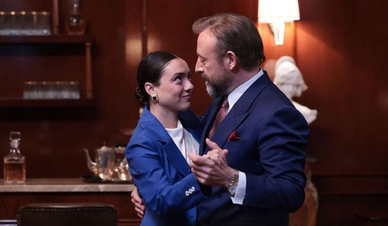 KRAL KAYBETERSEDE’DE FLAŞ VEDA GELİYOR: DİZİNİN KADERİ DEĞİŞİYOR