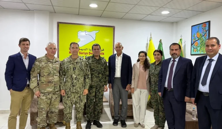 SURİYE DEVLET BAŞKANI ŞARA, MAZLUM ABDİ İLE KRİTİK GÖRÜŞME GERÇEKLEŞTİRDİ