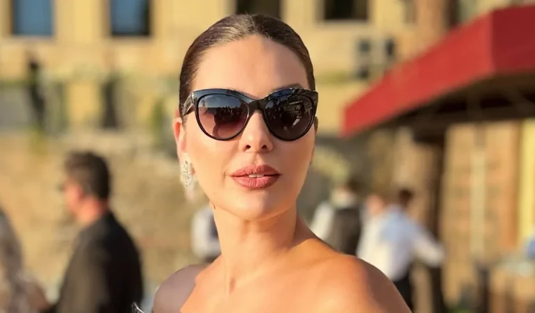 GEÇMİŞE GÖTÜRDÜ! LİSELİ BERGÜZAR KOREL PAYLAŞTI