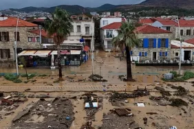 izmir-deki-sel-felaketinde-son-durum-kayip-1-kisi-araniyor-1761293043-635_large