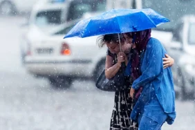 meteorolojiden-saganak-uyarisi-semsiyeleri-unutmayin-vopq