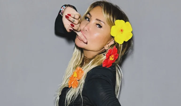 Çalışıyorum, Üretiyorum” Diyen Yonca Evcimik Gençliğinin Şifresini Açıkladı!