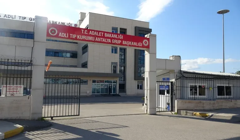 Karaciğer Nakli Geçiren Alman Kadın Türkiye’de Estetik Operasyon Sonrası Hayatını Kaybetti