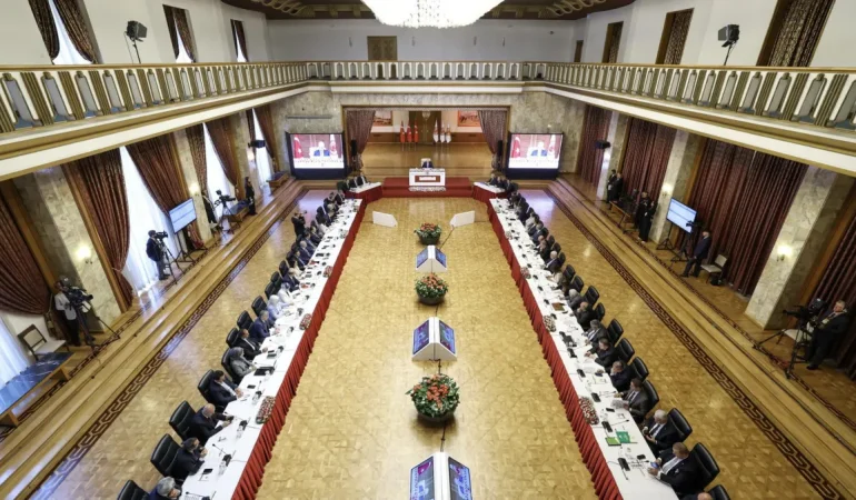 AK Parti ve CHP’den İmralı İçin Kritik Toplantılar: Siyasi Gündem Yeniden Şekilleniyor