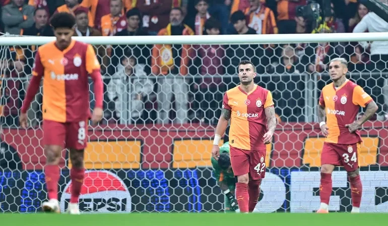 GALATASARAY’IN İÇ SAHA YENİLMEZLİK SERİSİ 33 MAÇ SONUNDA SONA ERDİ: AVRUPA SAHNESİNDE ZOR ANLAR