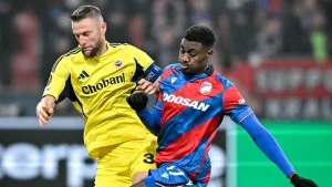 fenerbahce-plzende-1-puan-cekti-d8uu