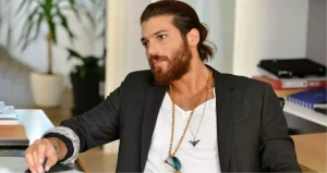 oyuncu-can-yaman-televizyonun-star-adami-12358999_5059_amp