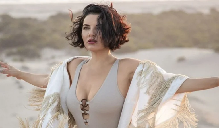 GÖKSEL’DEN ESTETİK POLEMİĞİNE NET CEVAP: “GENÇ GÖRÜNÜYORUM DİYE RAHATSIZ OLANLAR VAR!”