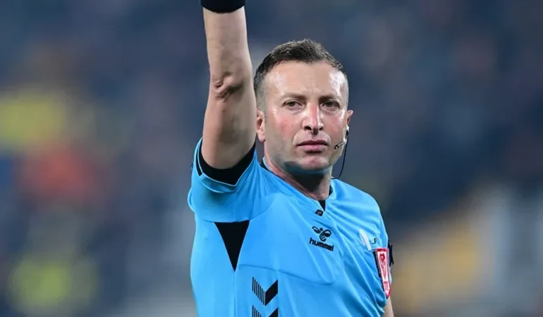 DERBİ SONRASI YASİN KOL’A YÖNELİK TEPKİLER BÜYÜYOR: KARARLAR TARTIŞMA YARATTI